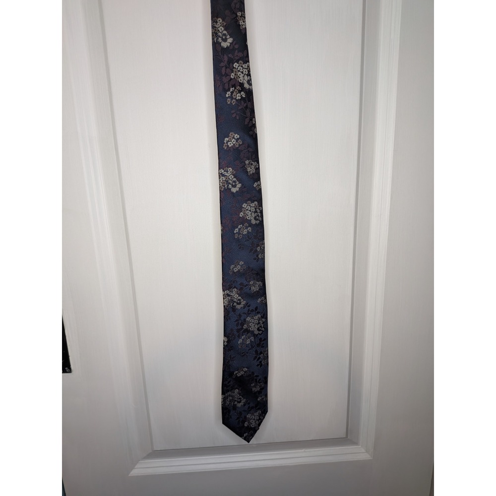 On the Town Mens Navy Blue Floral Jacquard Classic Necktie Botanical Pattern
